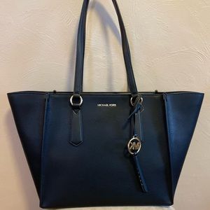 Michael Kors Kris TZ Large Tote!! New!!